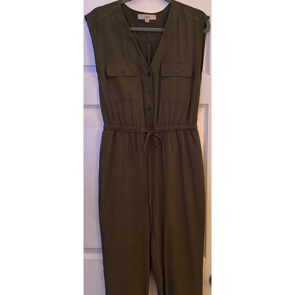 Sleeveless jumpsuit